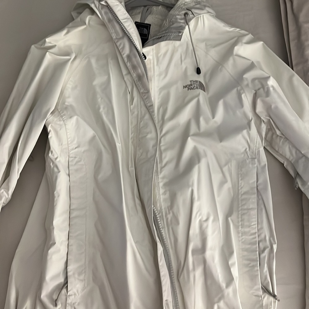 North Face White Rain Coat Size M.